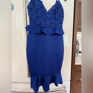 Lipsy London…Lace/Ruffle bodycon dress Sz 6… NWT